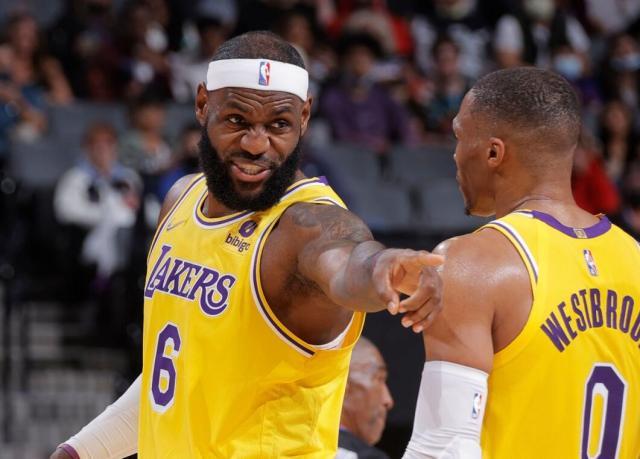 必赢登录入口-湖人打造全新进攻体系！季前赛防守倒数第一